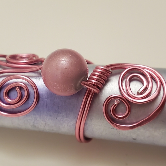 Pink wire bead ring - Picture 3 of 5